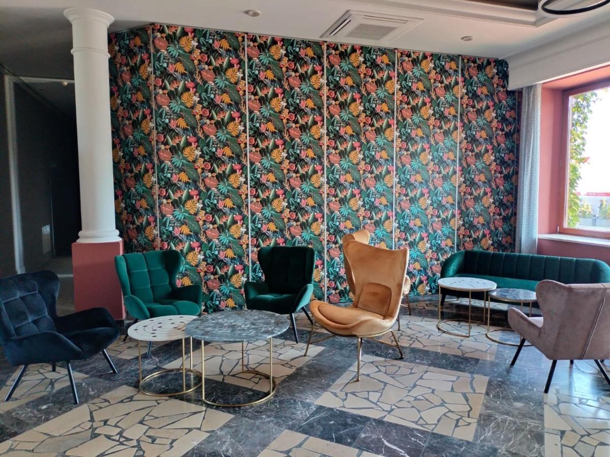 Hotel Sphinx Zabia Wola Exterior foto